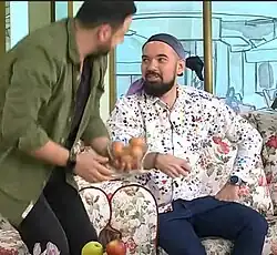 "Teo" inainte sa-si sparga un ou in cap