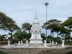 Thai World War Volunteers Memorial in Bangkok [th]