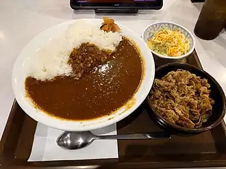 Beef curry with cheese