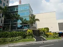 The glass structure connecting the superstructure and Studio Annex.