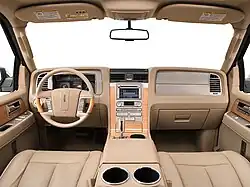 Dashboard of a 2007 Lincoln Navigator