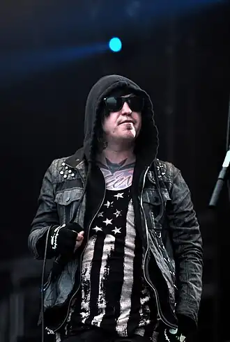 13-06-09 RaR Escape the Fate Craig Mabbitt 03.jpg