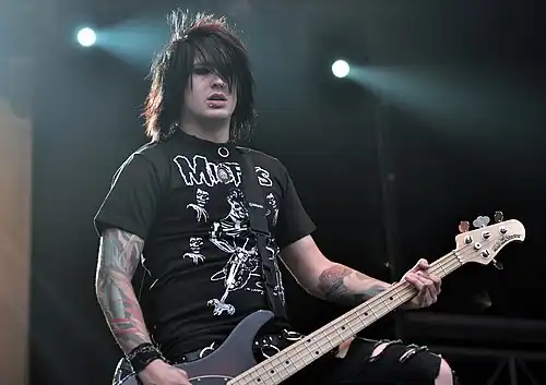 13-06-09 RaR Escape the Fate TJ Bell 08.jpg