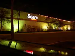 Exterior of the Sears at the Westfield Hawthorn in Vernon Hills, Illinois, in 2006. This location closed in September 2018 and was demolished in 2021.