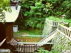 Stairs between the haiden and the honden