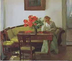 Interiør med røde valmuer (Interior with poppies and reading woman, 1905)