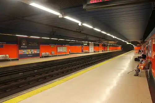 Antonio Machado Station
