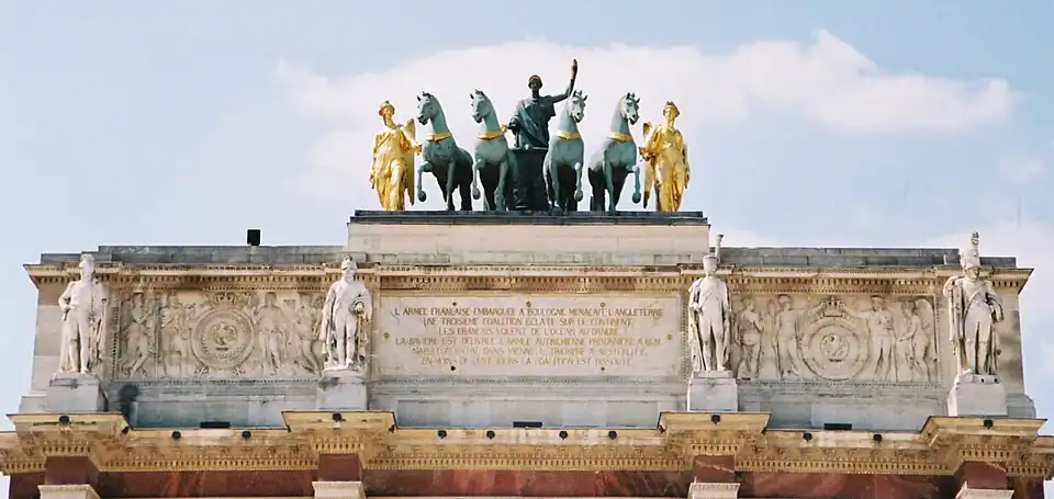 Upper frieze with sculptures of soldiers: Taunay's cuirassier (left), Corbet's dragoon, Joseph Chinard's horse grenadier and Jacques-Edme Dumont's sapper.