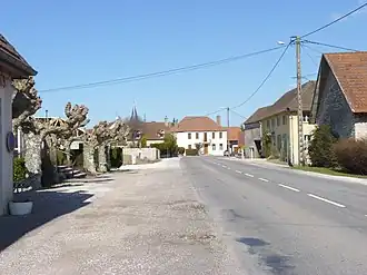 The main road in Aubigny-en-Plaine