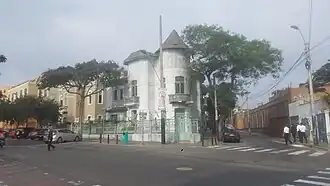 House at the corner with San Antonio street