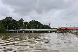 Kampong Sumbiling Lama (right) and the Edinburgh Bridge (centre) in 2022