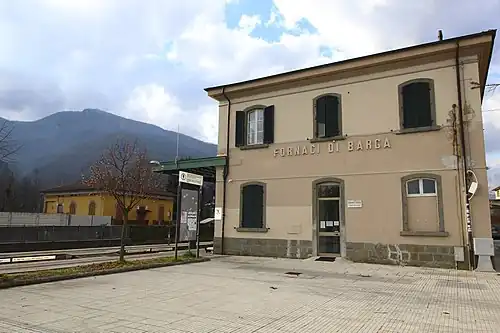 Fornaci di Barga's passenger building