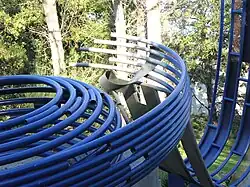 Dennis Oppenheim, Basket and Wave