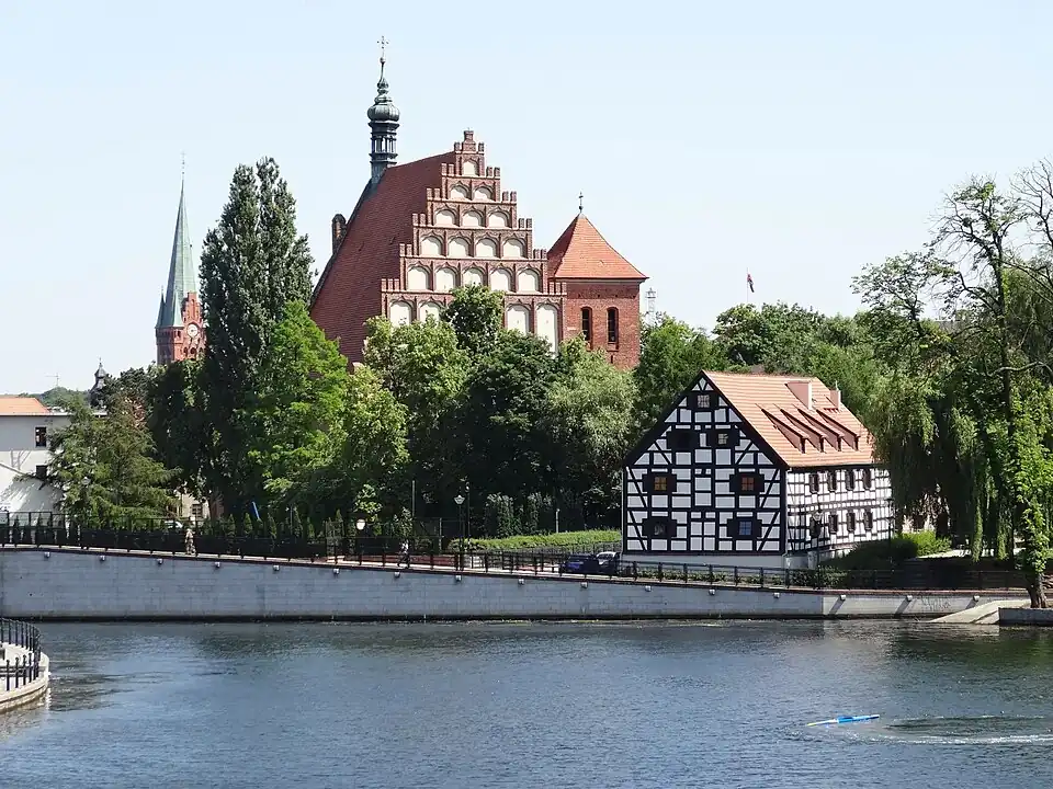 The White Granary with the cathedral in the background