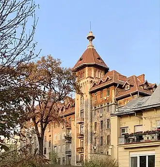 Apartment building built by the Communal Society for Affordable Housing for the State Monopoly Company in the Lahovary Square, Bucharest, by Lucian Teodosiu, 1926-1929[23]