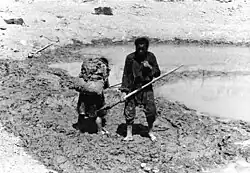 Use of hoes to gather loess in Tibet (photo from 1938)