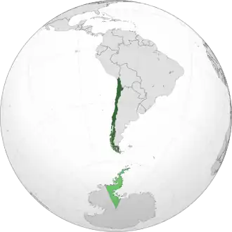Map of Chile showing undisputed territory in dark green, and claimed but uncontrolled territory in light green.