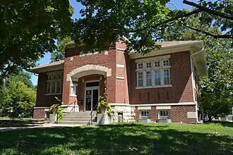 Yates Center Carnegie Library
