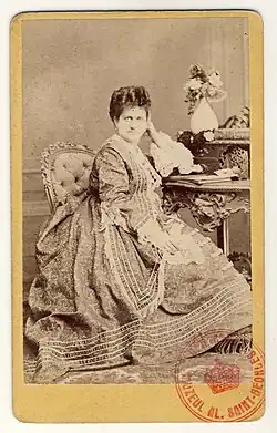 In travesti as Marguerite Gautier