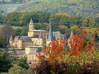 The chateau and the church in Jarnioux