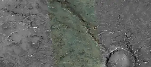 Close view of dike near the crater Huygens, as seen by HiRISE