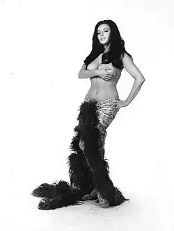 Isabel Sarli using the handbra technique, c. 1973