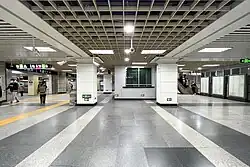 Line 13 concourse (March 2023)