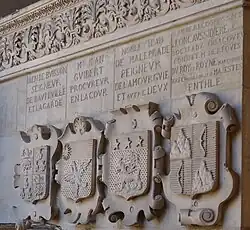 Henry IV courtyard, coat of arms of capitouls.