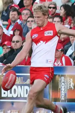 Craig Bolton playing for the Sydney Swans in 2009