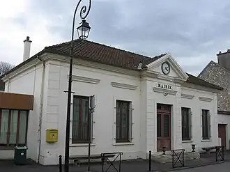 The town hall in Croissy-Beaubourg