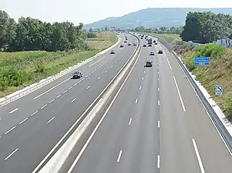 Début de l'autoroute A75 depuis le pont de la rue Jean-Auguste Senèze (Clermont-Ferrand) 2021-08-15.JPG