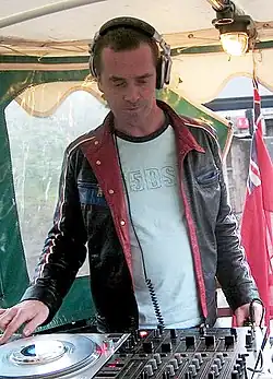 Nick Warren in 2004