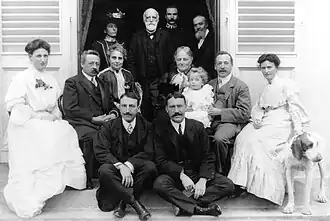 The Dapples family at the villa in Grezzano, Tuscany, (1904). In the centre is Edmond Dapples, seated on the ground are Henri Dapples on the left and Louis Dapples on the right. Elvire Dapples is the last on the left sitting on the chair.