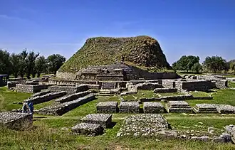 White Stupa, Buddhist monument