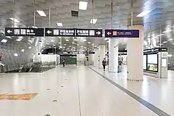 Line 6 east concourse