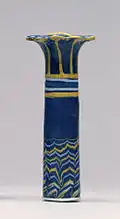 Kohl vase in the shape of a palm column; 1550–1086 BC; glass; height: 8.9&nbsp;cm; Walters Art Museum (Baltimore, US)