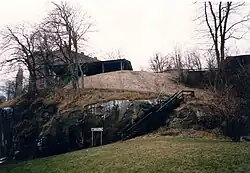 Klippan from the landward side, with both the Toppsockerfabrik and preserved ruins of Älvsborg visible.