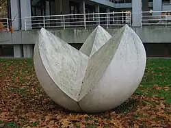 Part of the work Familie von fünf halben Kugeln (Family of Five Half Balls) (1966) in Karlsruhe
