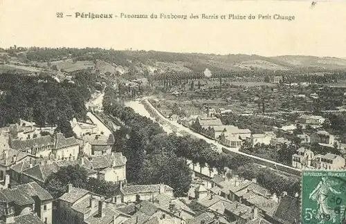 Panorama of the Barris suburb and the Petit Change plain.
