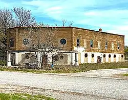 Abandoned building at Faxon in March 2025