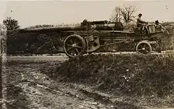 A 145 Mle 1916 with its limber during World War I.