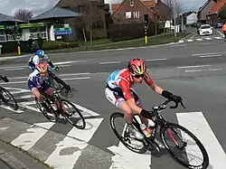 38&nbsp;km: Front of the peloton