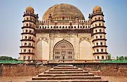 Gol Gumbaz in Bijapur (1656), another example built by a Deccan sultanate[289]