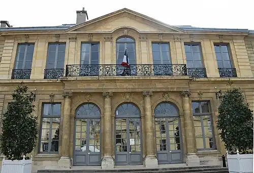 Hôtel de Rothelin-Charolais, Paris, by Pierre Cailleteau, 1700–1704[64]