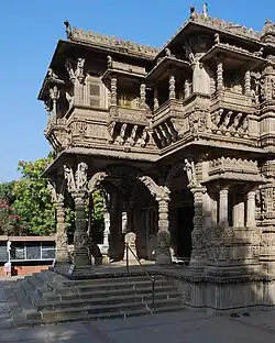Decoration of the gateway porch