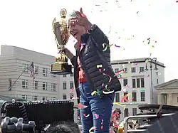 Welcome home Heidi with cup and confetti