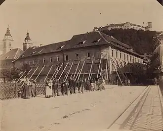 Picture showing earthquake damage at Hospice Street.