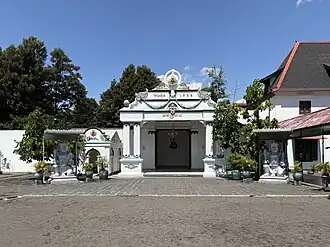 Donopratono Gate with the two Dvarapala