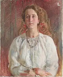 Dame mit Perlenkette und Ohrring, before 1950