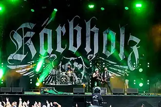 Kärbholz performing in 2024